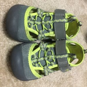 Boys shoes